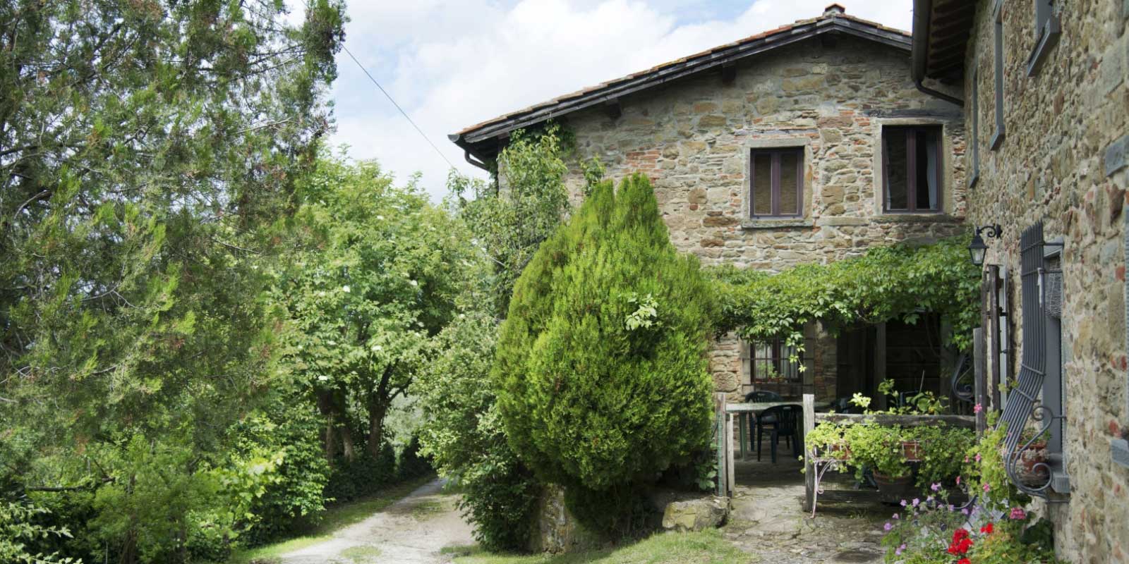 farmhouse in Tuscany